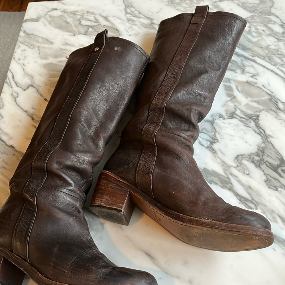 Beautiful Ted Baker high boots size 8